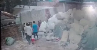 চট্টগ্রামে দেয়াল ধসে ১ শিশুর মৃত্যু, আহত ২